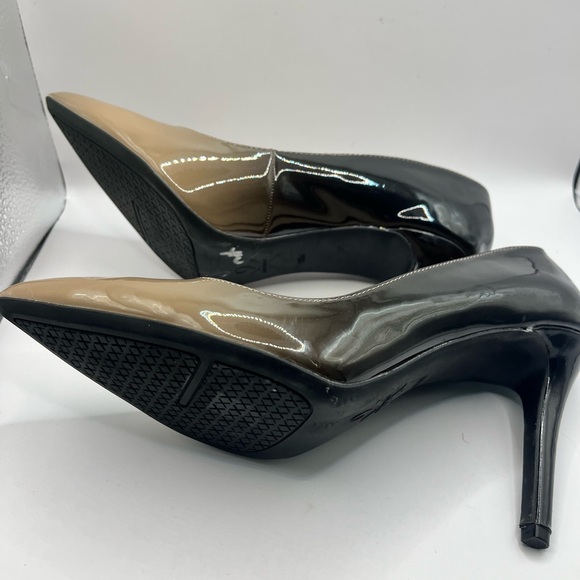 Nine West Two-Tone Black and Beige Heels - Picture 3 of 7